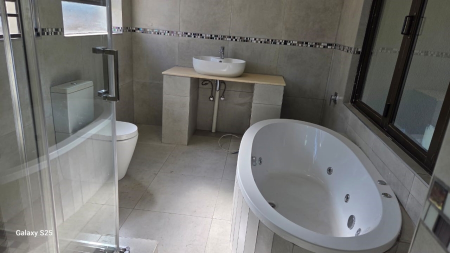 7 Bedroom Property for Sale in Sonneveld Gauteng