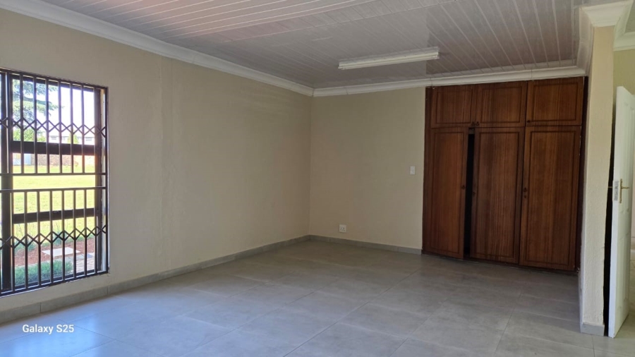 7 Bedroom Property for Sale in Sonneveld Gauteng