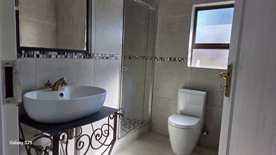 7 Bedroom Property for Sale in Sonneveld Gauteng