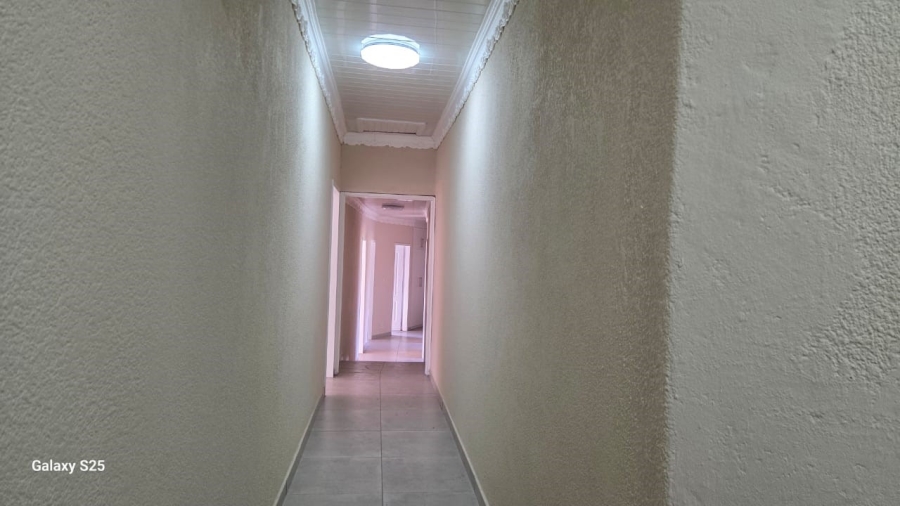 7 Bedroom Property for Sale in Sonneveld Gauteng