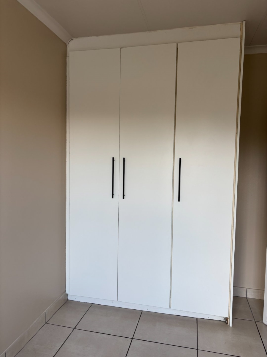 To Let 2 Bedroom Property for Rent in Noordwyk Gauteng