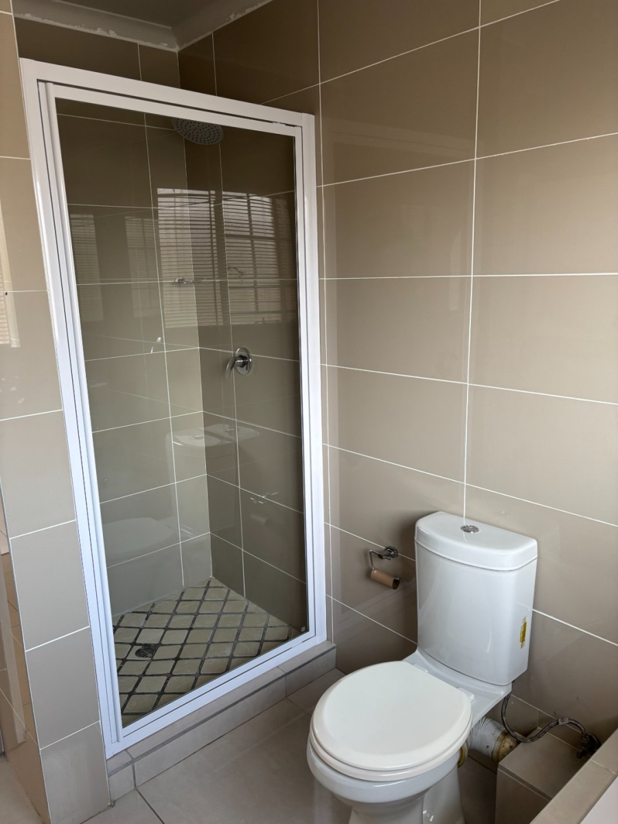 To Let 2 Bedroom Property for Rent in Noordwyk Gauteng