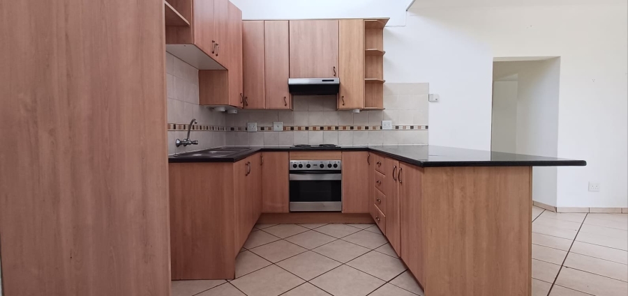 To Let 2 Bedroom Property for Rent in New Redruth Gauteng