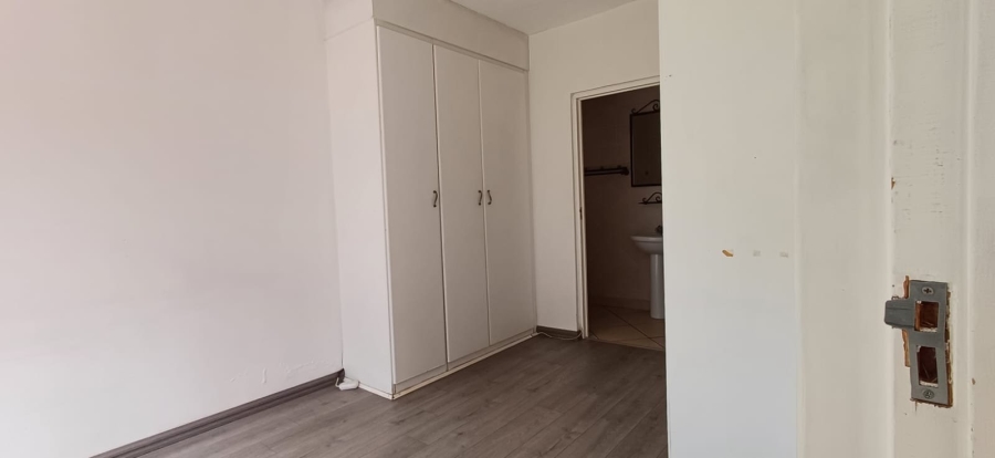 To Let 2 Bedroom Property for Rent in New Redruth Gauteng