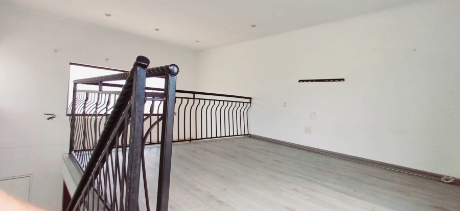 To Let 2 Bedroom Property for Rent in New Redruth Gauteng