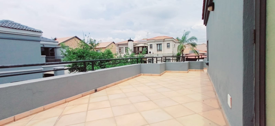 To Let 2 Bedroom Property for Rent in New Redruth Gauteng