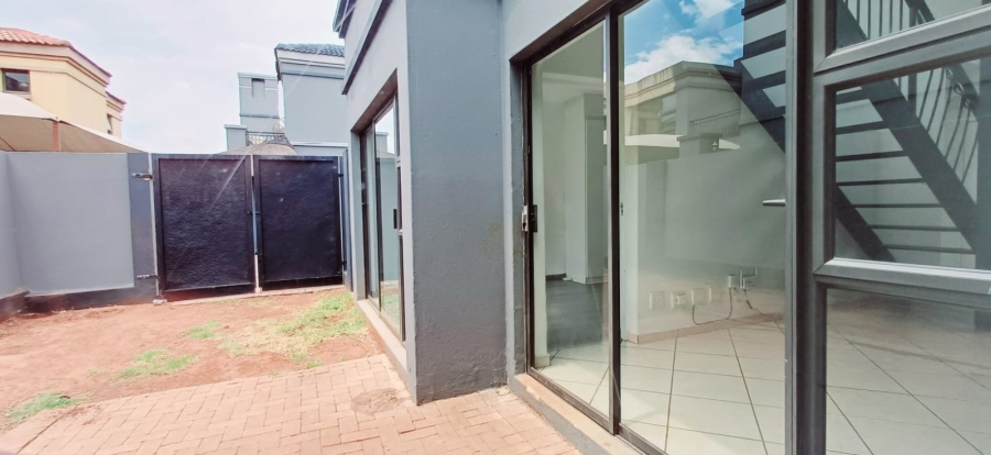 To Let 2 Bedroom Property for Rent in New Redruth Gauteng