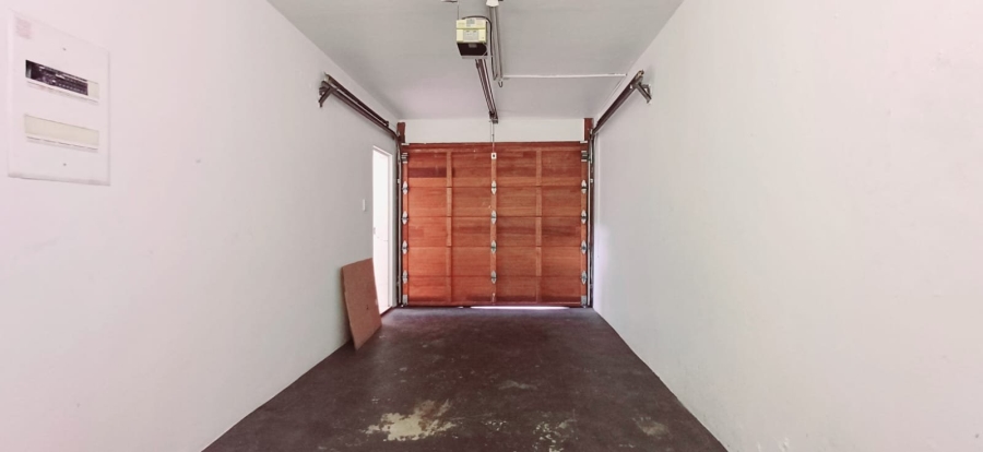 To Let 2 Bedroom Property for Rent in New Redruth Gauteng