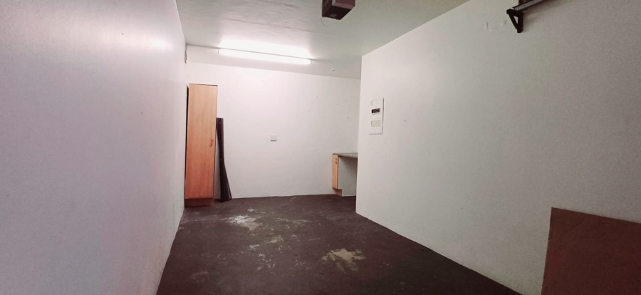 To Let 2 Bedroom Property for Rent in New Redruth Gauteng