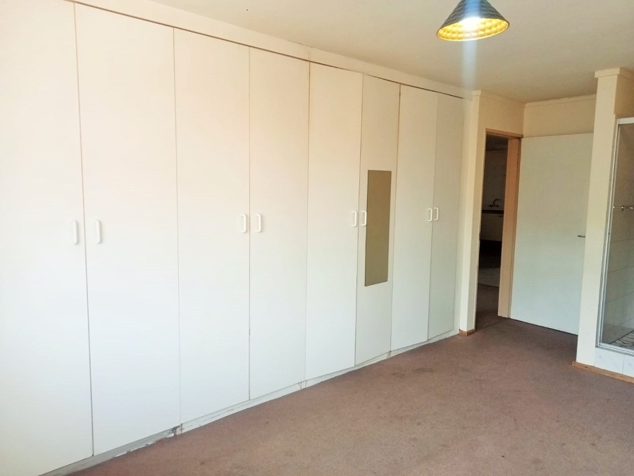 2 Bedroom Property for Sale in Wonderboom South Gauteng