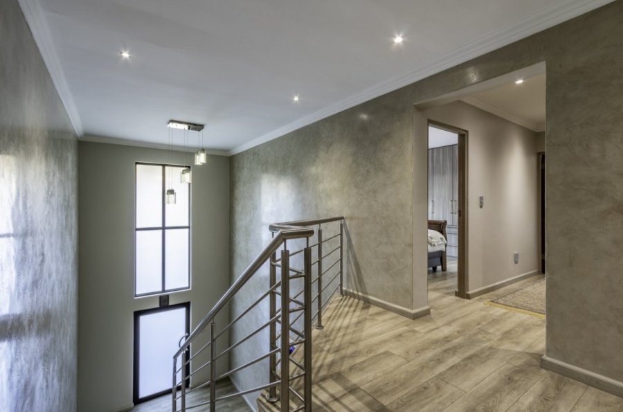 3 Bedroom Property for Sale in Greenstone Hill Gauteng