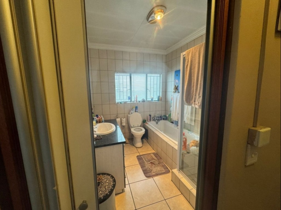 3 Bedroom Property for Sale in Oriel Gauteng