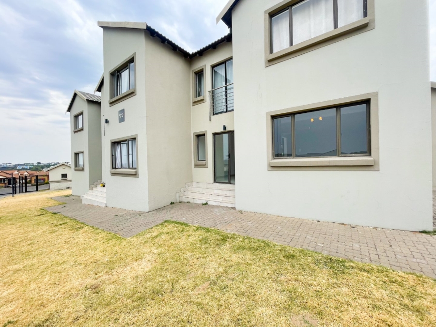 2 Bedroom Property for Sale in Noordwyk Gauteng