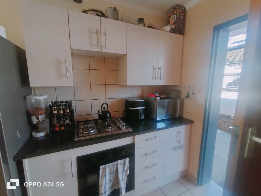 2 Bedroom Property for Sale in Noordwyk Gauteng