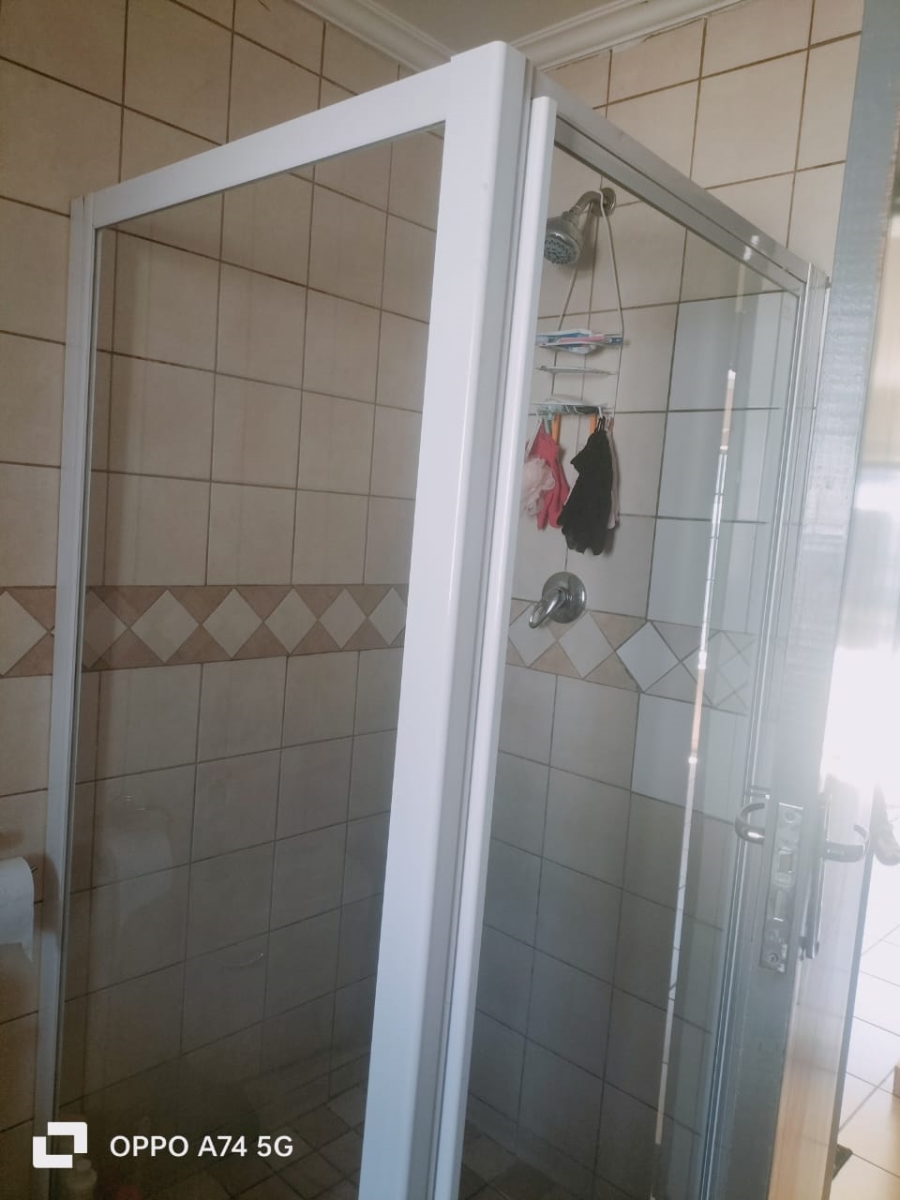 2 Bedroom Property for Sale in Noordwyk Gauteng
