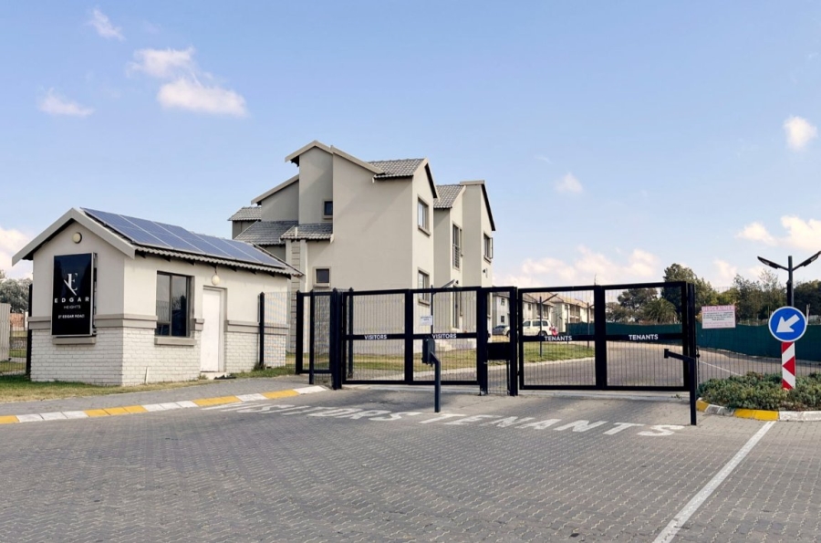2 Bedroom Property for Sale in Noordwyk Gauteng