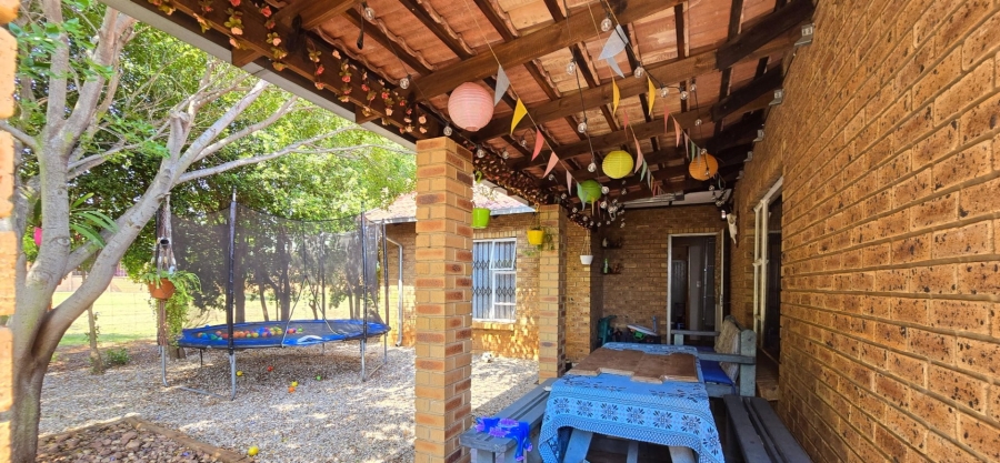 4 Bedroom Property for Sale in Kleinfontein A H Gauteng