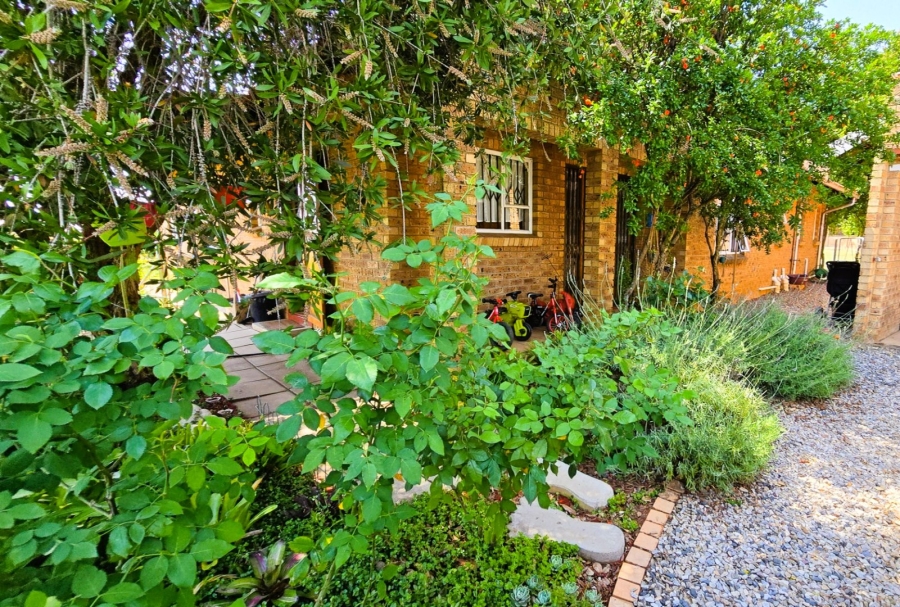 4 Bedroom Property for Sale in Kleinfontein A H Gauteng