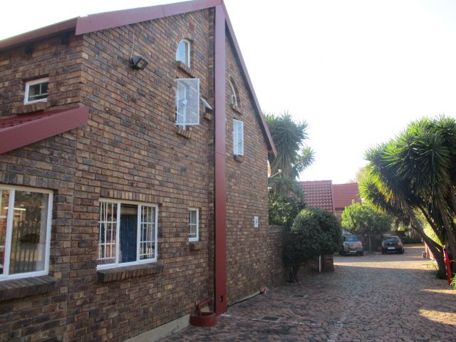 3 Bedroom Property for Sale in Garsfontein Gauteng