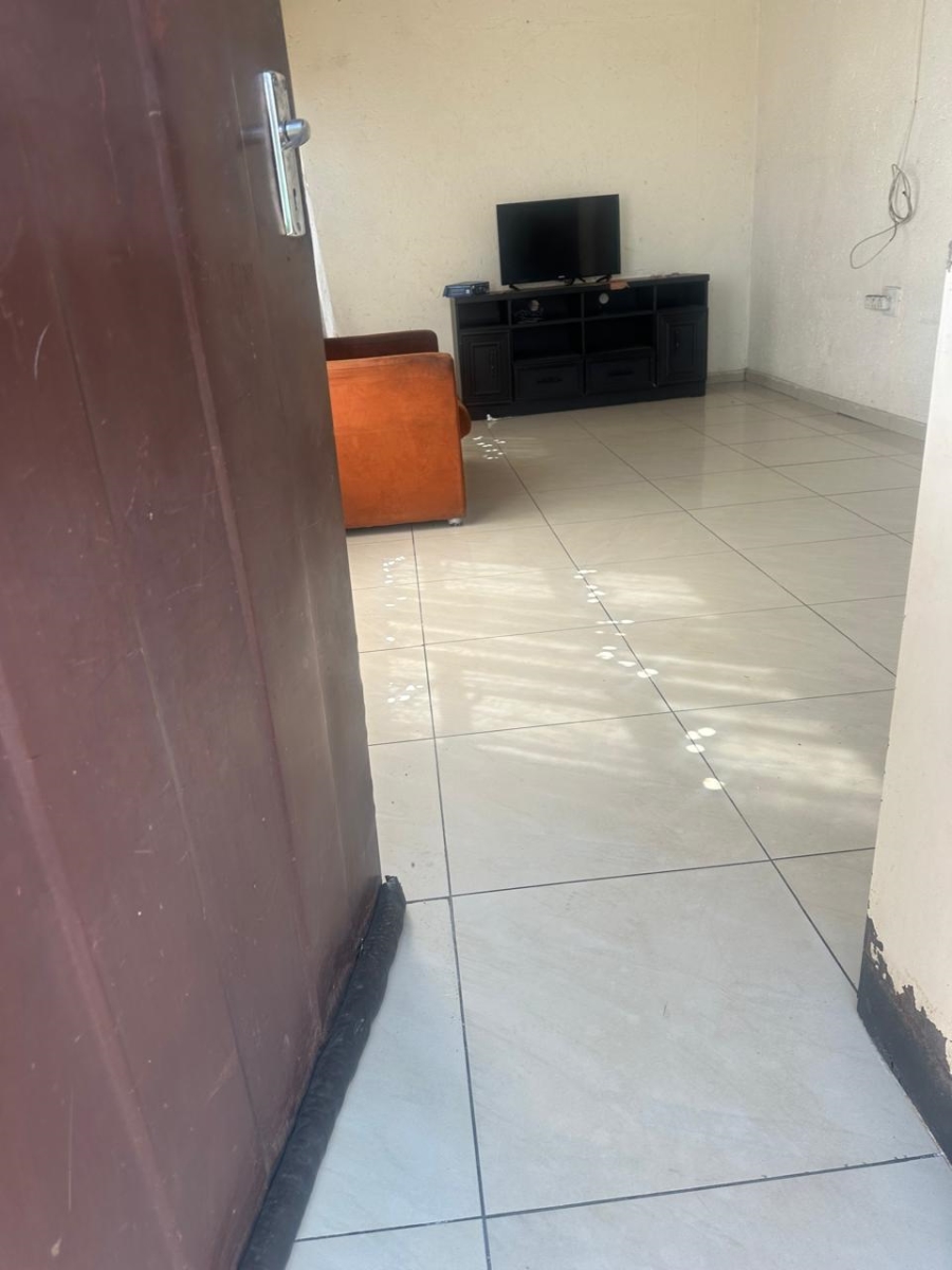 2 Bedroom Property for Sale in Lotus Gardens Gauteng