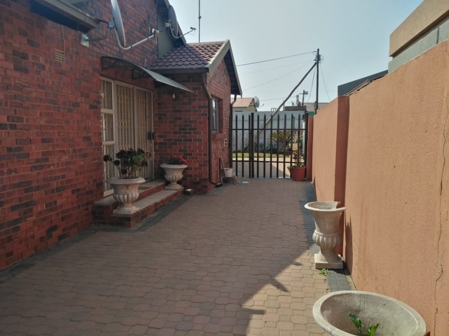 3 Bedroom Property for Sale in Kagiso Gauteng