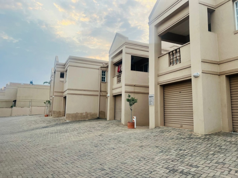 2 Bedroom Property for Sale in Vorna Valley Gauteng