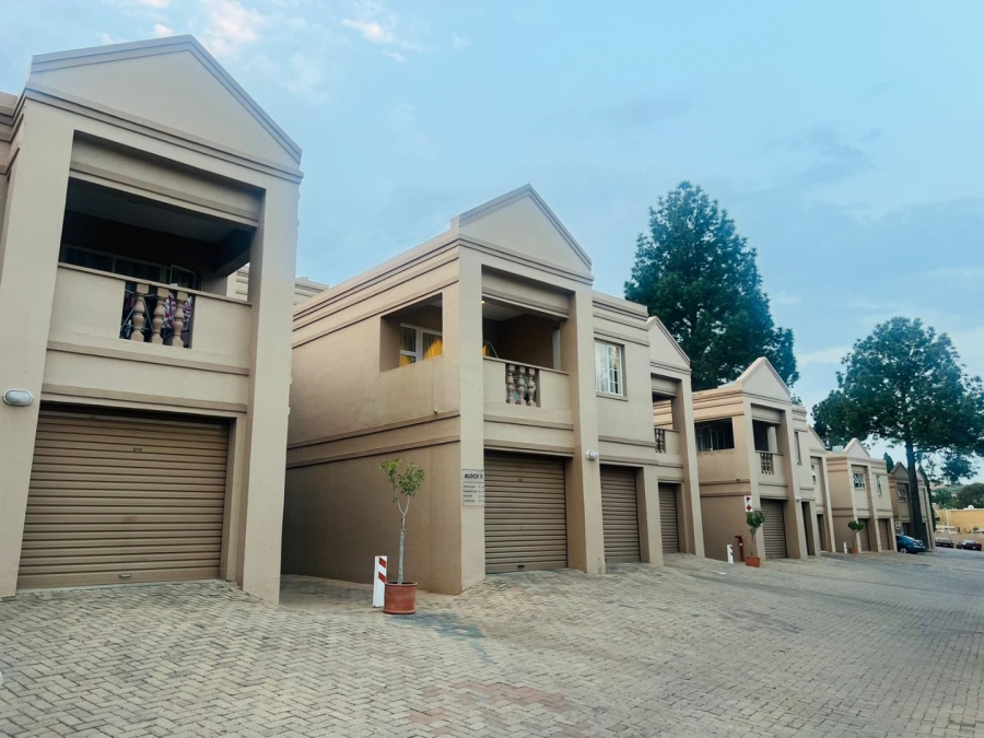 2 Bedroom Property for Sale in Vorna Valley Gauteng