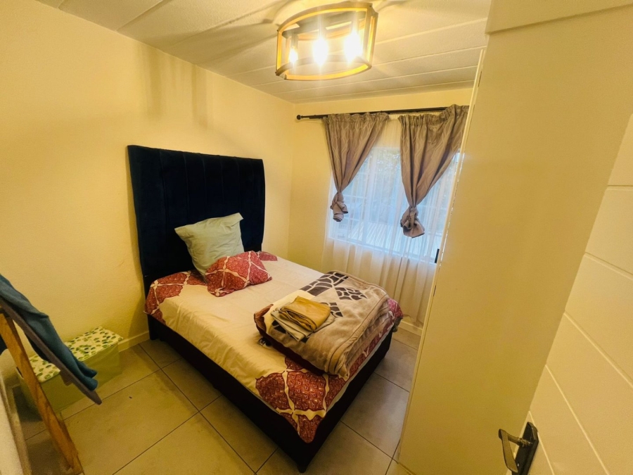 2 Bedroom Property for Sale in Vorna Valley Gauteng