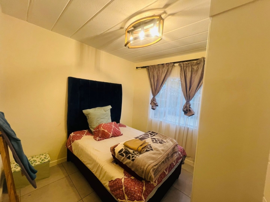 2 Bedroom Property for Sale in Vorna Valley Gauteng