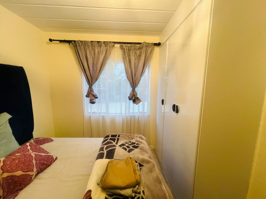 2 Bedroom Property for Sale in Vorna Valley Gauteng