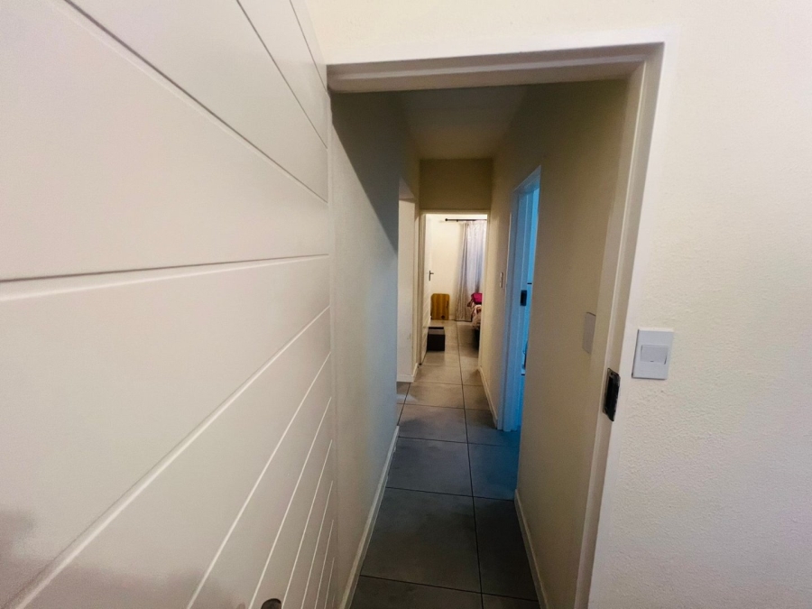 2 Bedroom Property for Sale in Vorna Valley Gauteng