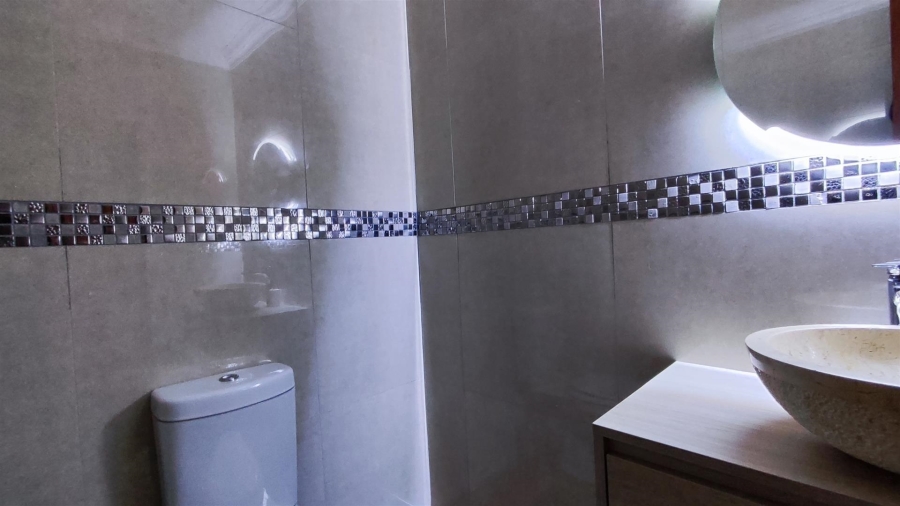 5 Bedroom Property for Sale in Vanderbijlpark SW 5 Gauteng