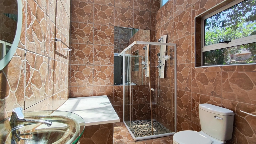 5 Bedroom Property for Sale in Vanderbijlpark SW 5 Gauteng