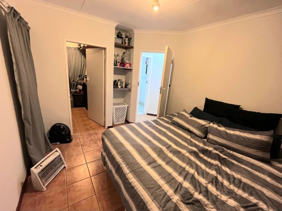 1 Bedroom Property for Sale in Vorna Valley Gauteng