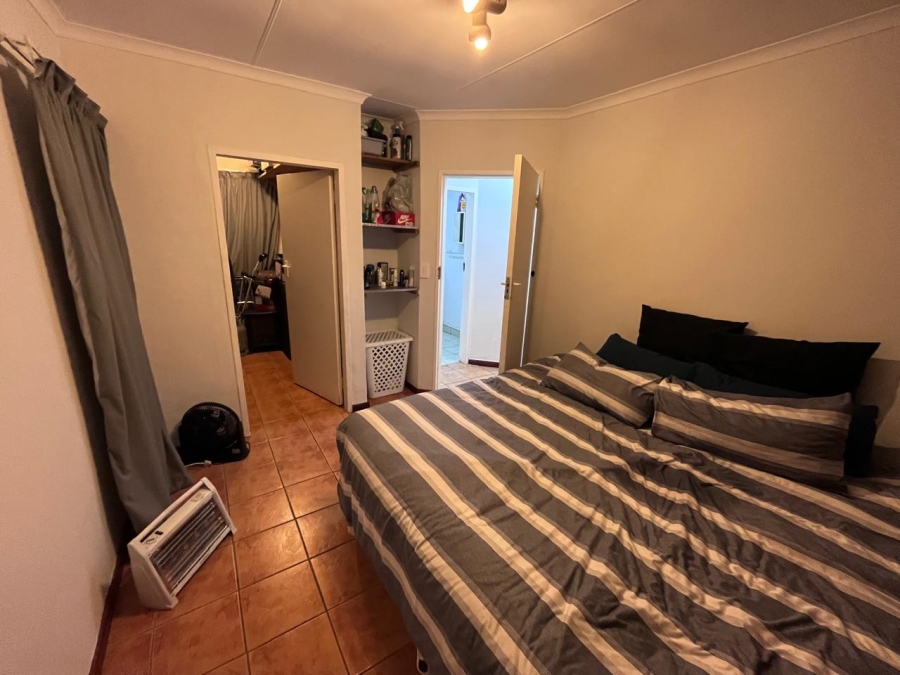1 Bedroom Property for Sale in Vorna Valley Gauteng