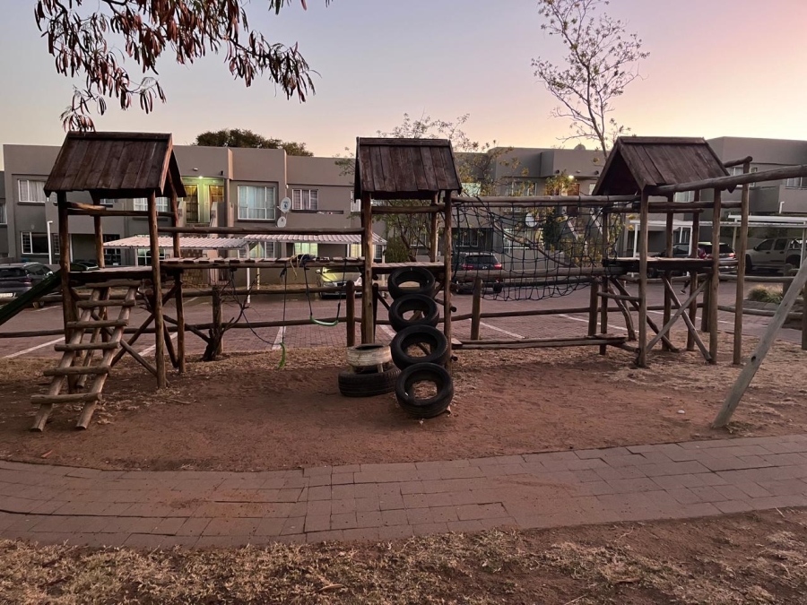 1 Bedroom Property for Sale in Vorna Valley Gauteng