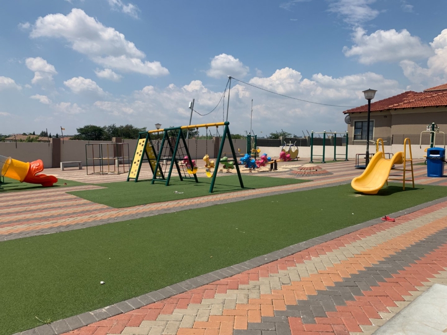 3 Bedroom Property for Sale in Noordwyk Gauteng