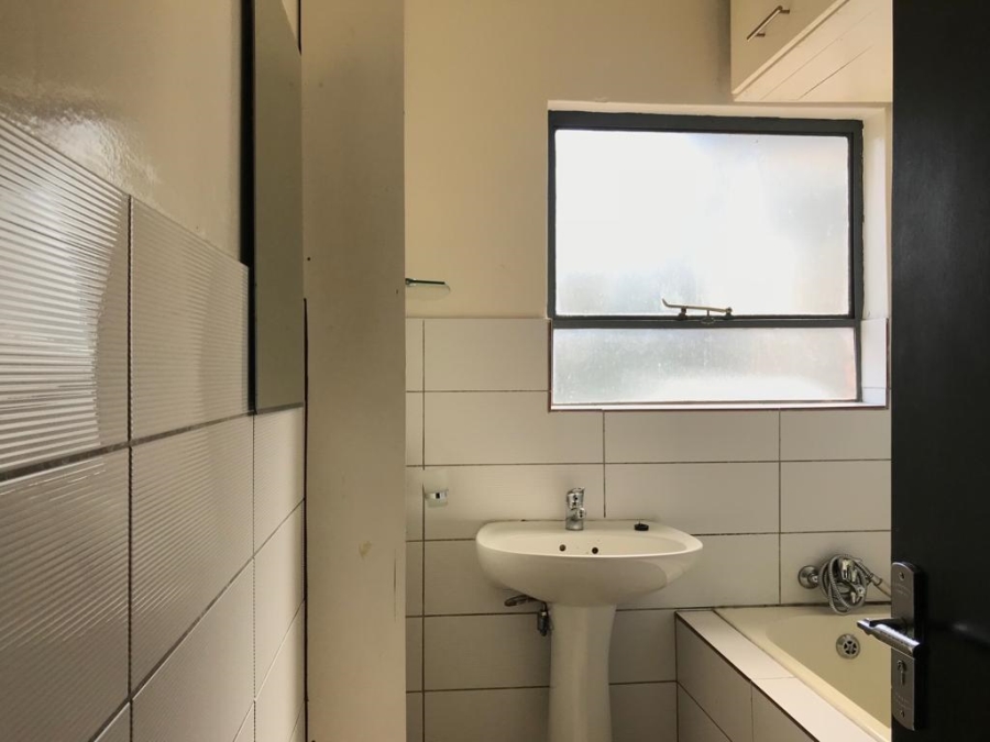 To Let 2 Bedroom Property for Rent in Windsor West Gauteng