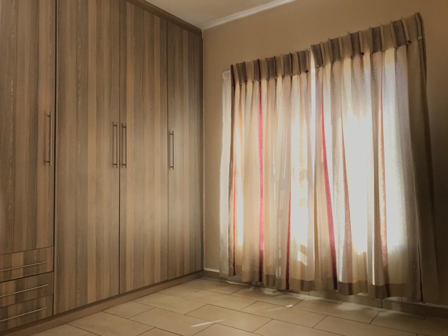 To Let 2 Bedroom Property for Rent in Windsor West Gauteng