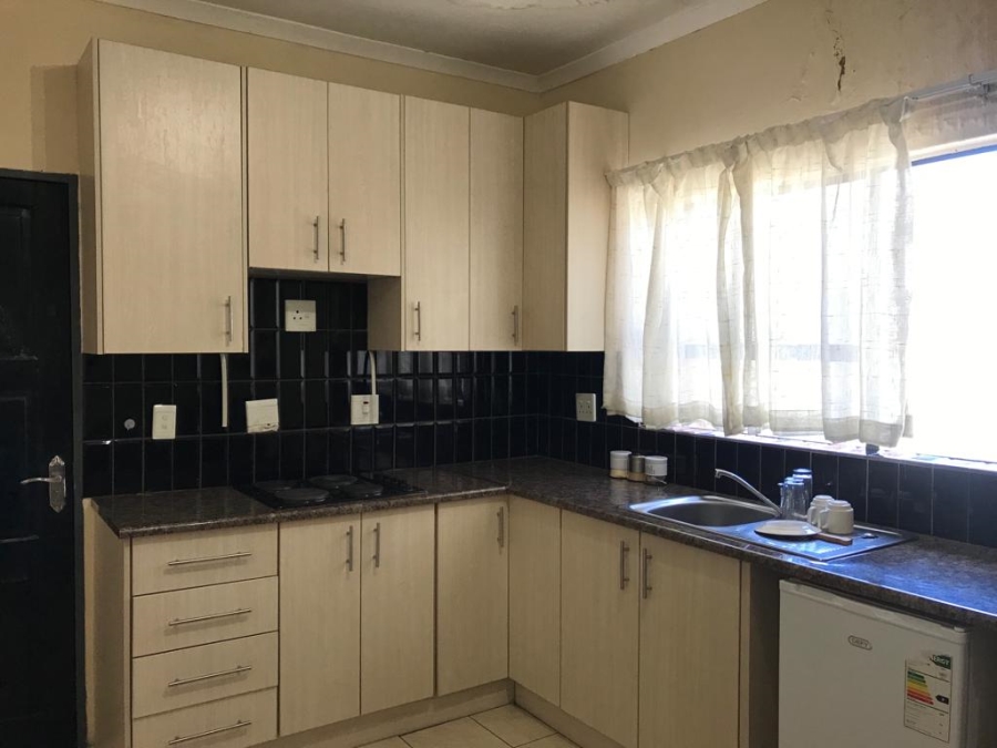 To Let 1 Bedroom Property for Rent in Windsor West Gauteng