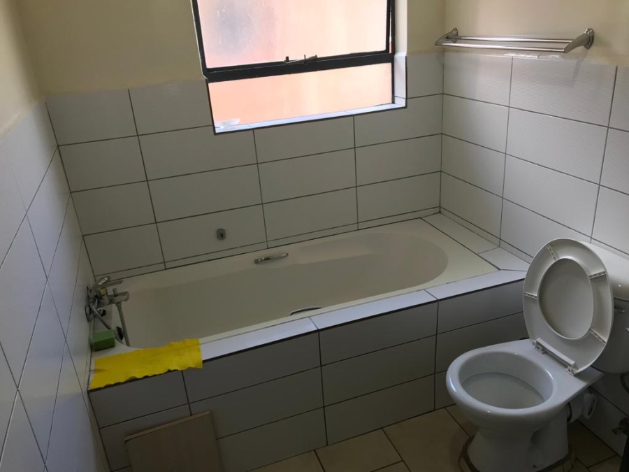 To Let 1 Bedroom Property for Rent in Windsor West Gauteng