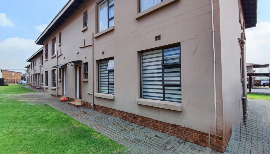 3 Bedroom Property for Sale in Albertsdal Gauteng