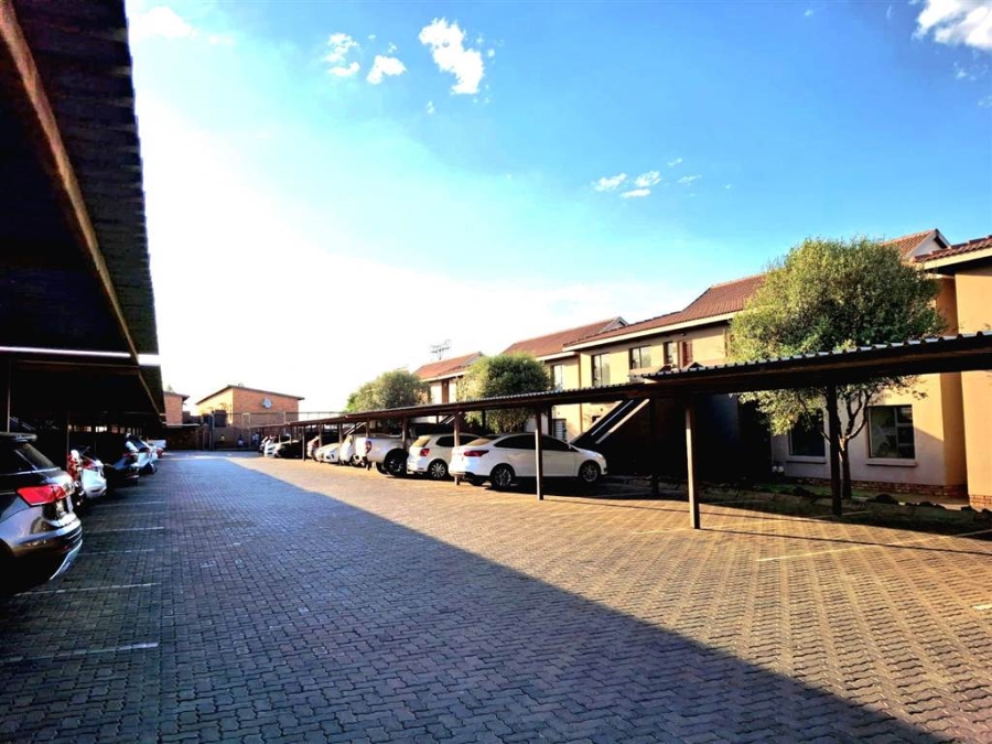 3 Bedroom Property for Sale in Albertsdal Gauteng
