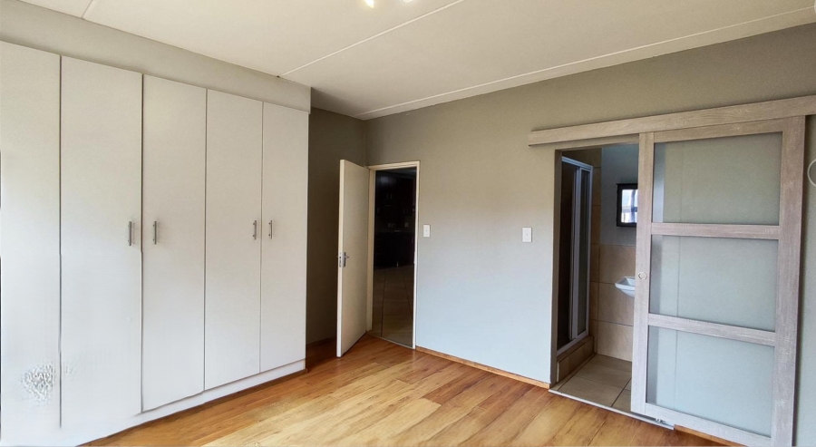 3 Bedroom Property for Sale in Albertsdal Gauteng