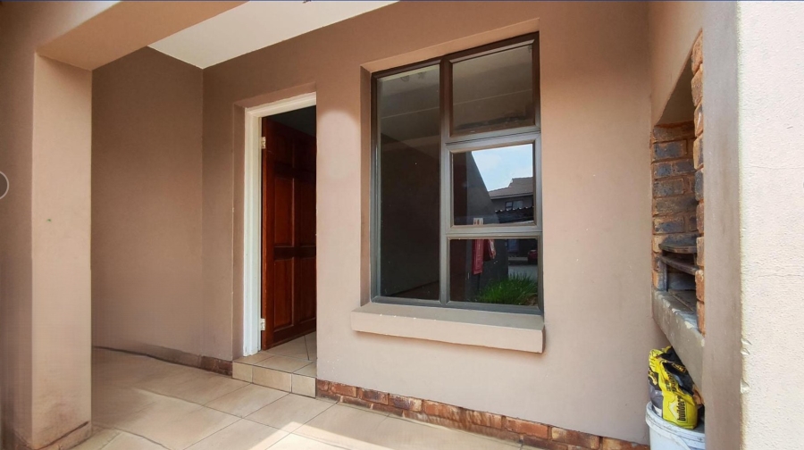 3 Bedroom Property for Sale in Albertsdal Gauteng