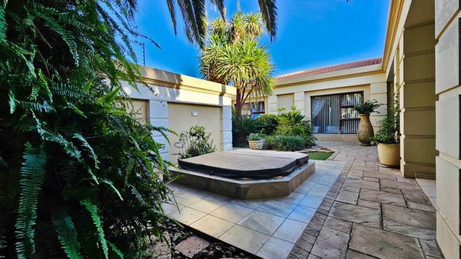 3 Bedroom Property for Sale in Three Rivers Proper Gauteng