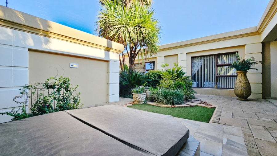 3 Bedroom Property for Sale in Three Rivers Proper Gauteng