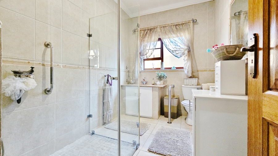 3 Bedroom Property for Sale in Three Rivers Proper Gauteng