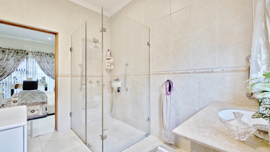 3 Bedroom Property for Sale in Three Rivers Proper Gauteng