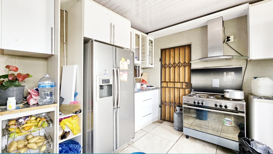 Commercial Property for Sale in Nelsonia Gauteng